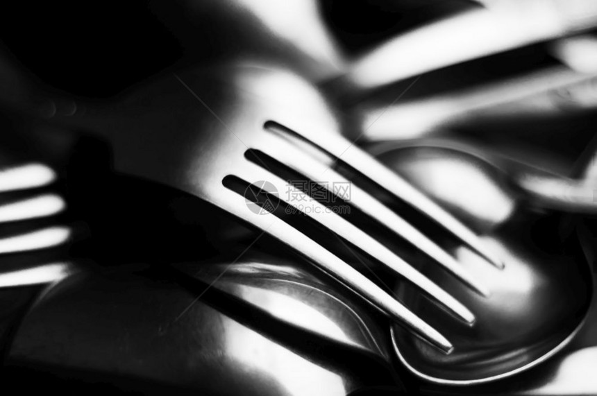 瓜拉纳皮叉子锋利的混合银叉黑白相片简表图片