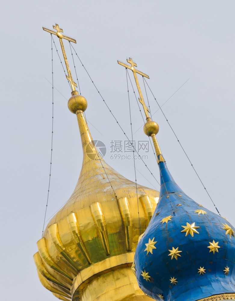 金的俄罗斯东正教圆顶大堂寺庙图片