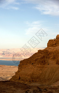 自由以色列的马萨达和死海旅行世界遗产址沙漠游客图片