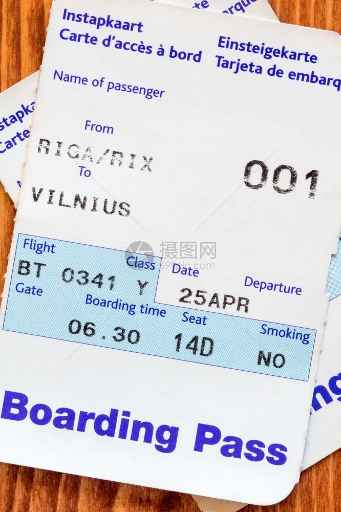 乘客从里加到维尔纽斯的空中旅行登机通证文档空气图片