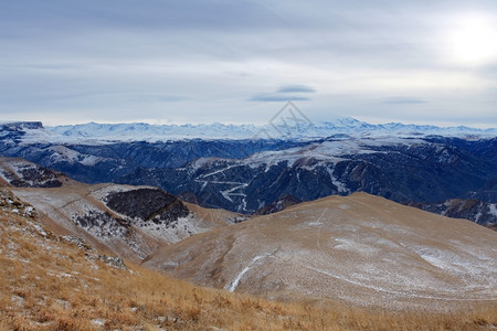 俄罗斯北高加索Elbrus山日落北高加索受欢迎的家山峰图片