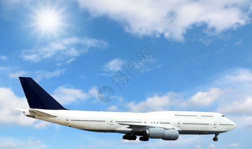 乘客空中飞机在天翔阳光明媚航空公司翅膀图片