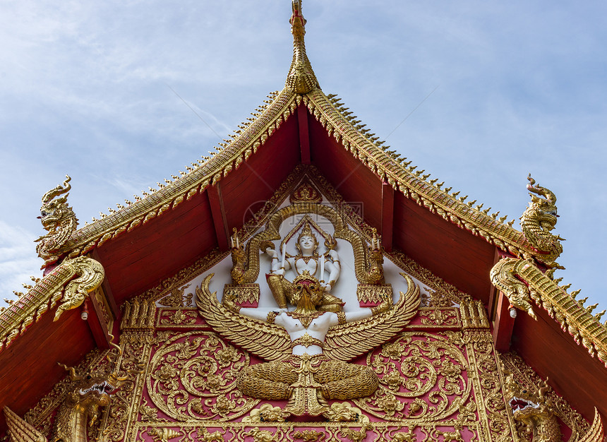 金子与泰国地区角雕塑的金色可雕像公共区不需要财产放行老的山墙图片