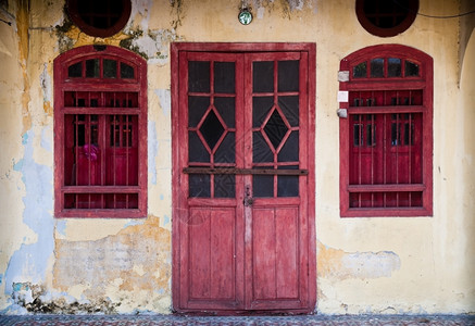 旧红色门窗阿法纳西耶娃玻璃细节图片