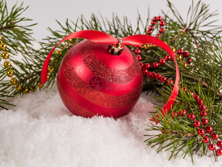 装饰满天积雪红色大圣诞舞会季节冬天图片