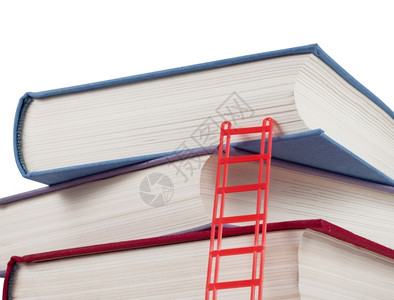 卤鸡排复制学校白背景上隔着梯子的堆叠书籍绿色设计图片