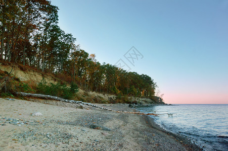 亚得里海绿色红的边秋天风景海边的秋天风景海边的秋天图片