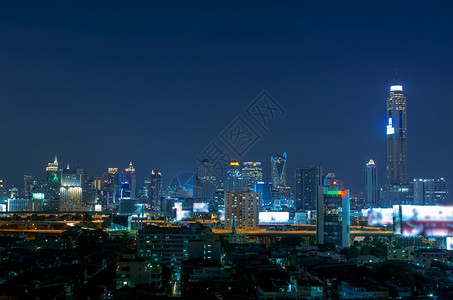 曼谷商业区现代建筑城市景色建筑观反射蓝色的图片