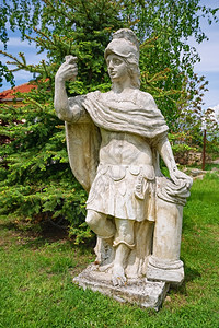 老式的花园中罗马英雄旧雕像罗马英雄的旧雕像老英勇图片