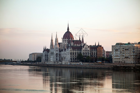 欧洲清晨在布达佩斯举行匈牙利议会众院201年河房屋图片