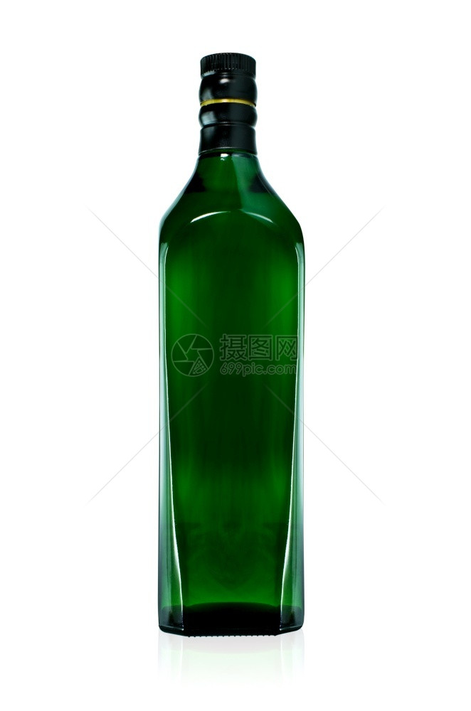 马斯喀特垂直的威士忌酒绿色空瓶垂直孤立在白色背景威士忌瓶上BWSK图片