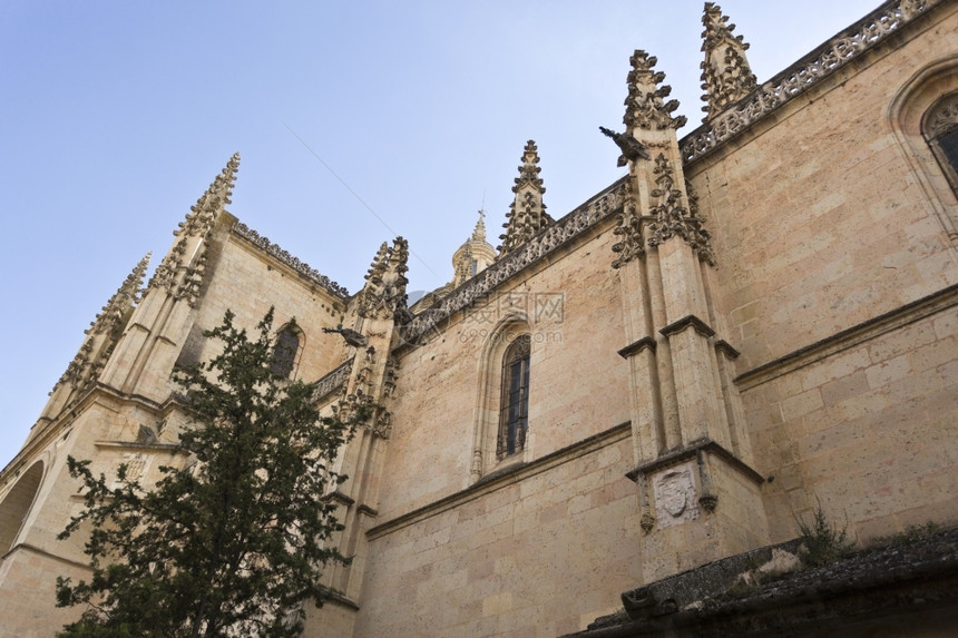 结石地标一种Segovia大教堂的景象罗马天主教堂建于1527年之间西班牙塞戈维亚图片