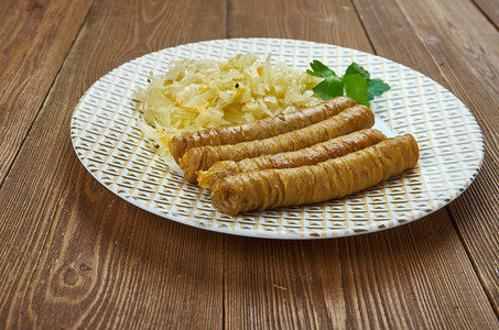 早餐Bulviniaivedarai立陶宛香肠各种或用混合肉和饭的填料充肠子基什卡油炸图片