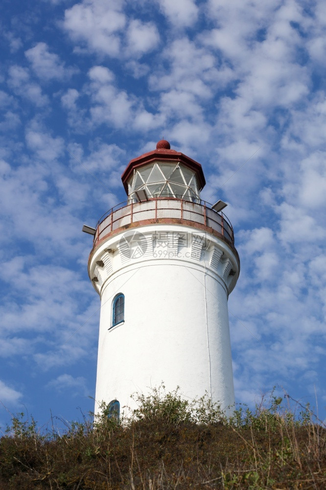丹麦语萨姆索岛Vesborg灯塔外部的水图片