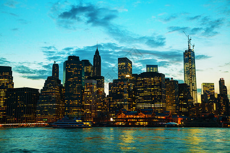日落的夜晚纽约市城风景摩天大楼东旅行图片