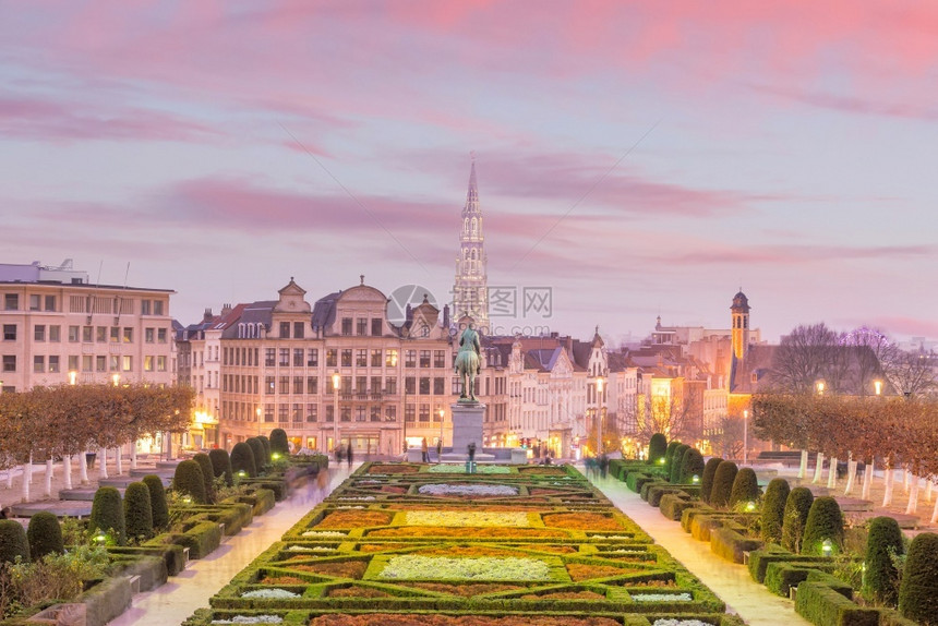 镇布鲁塞尔市风景来自比利时黄昏的艺术山建筑学德斯图片