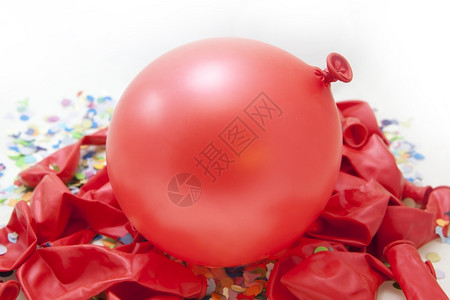 为了振作起来为了嘉年华和派对大红球绿色新年设计图片