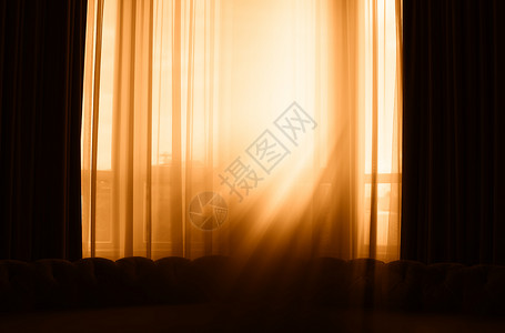 耀斑重点阴影具有戏剧漏光背景的垂直窗帘具有戏剧漏光背景高清的垂直窗帘图片