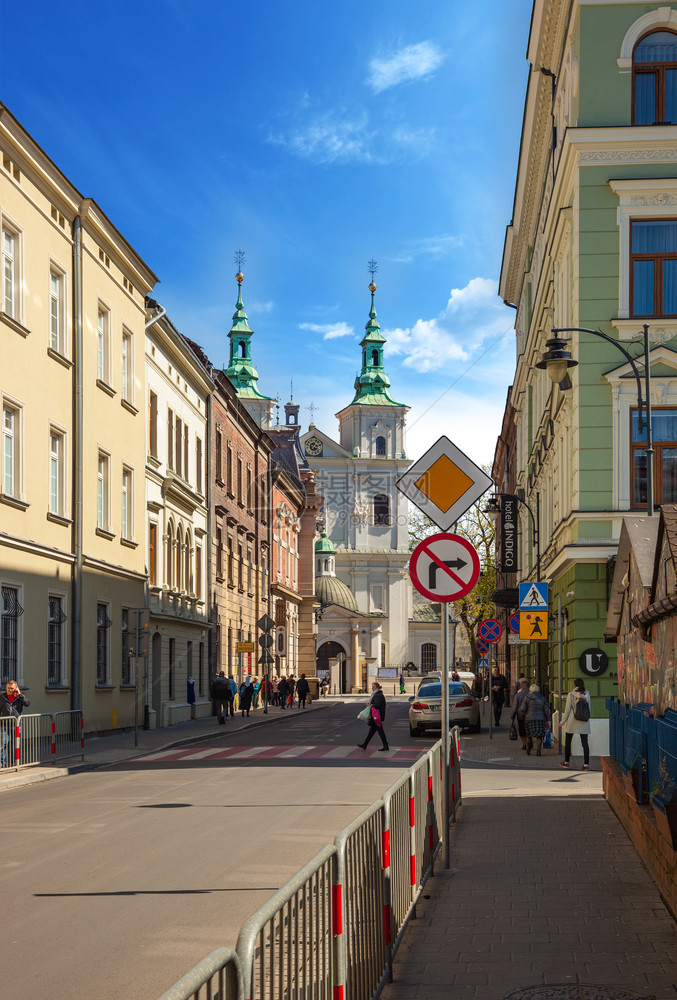 街道2019年波兰克拉科夫的圣弗洛里安斯克教堂街景Pracil1920年正方形建造图片