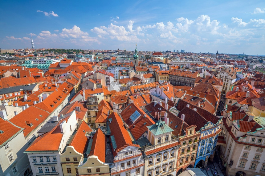 大教堂捷克布拉格市天际的著名标志图象从最高角度看游客镇图片
