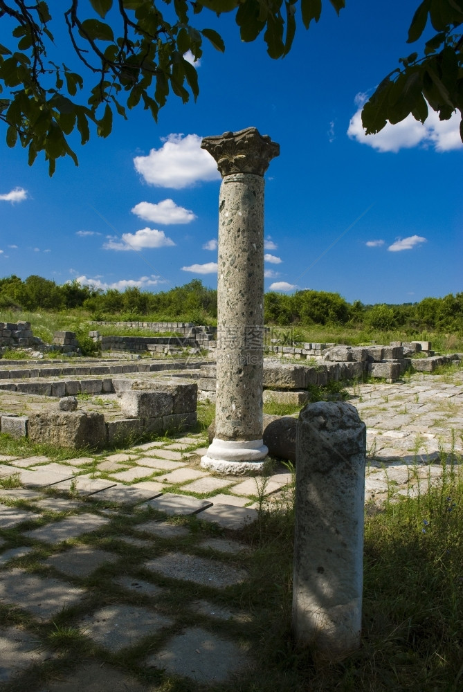 古老的废墟大普列斯拉夫保加利亚里程碑拱门大威利基图片