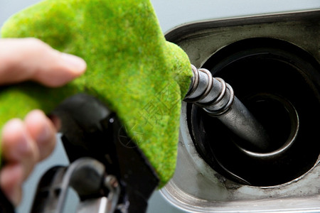 绿色燃料喷嘴能源概念车自然汽油图片