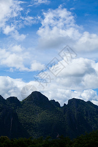老挝VangVieng山地和蓝天空万荣太阳户外图片