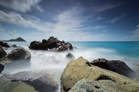 印度人圣卢西亚海边岩礁长期于圣卢西亚的岩石海洋露西亚图片