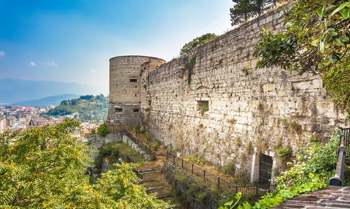 意大利布雷斯西亚伦巴迪城堡旅行布雷西亚迪诺高清图片