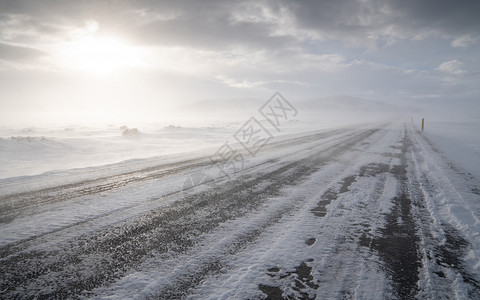 户外生态系统通向暴风雪的道路欧洲冰岛冬季景观图片