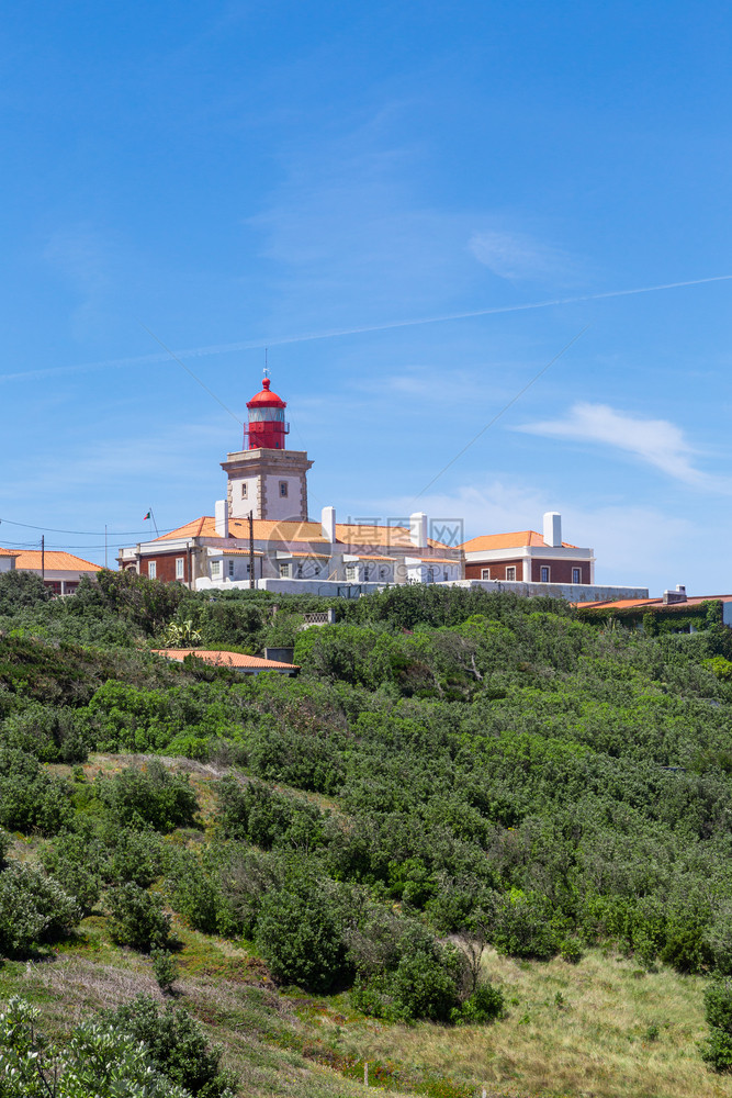 自然欧洲大陆在西洋的点CabodaRoca夏季雾中游客旅行图片