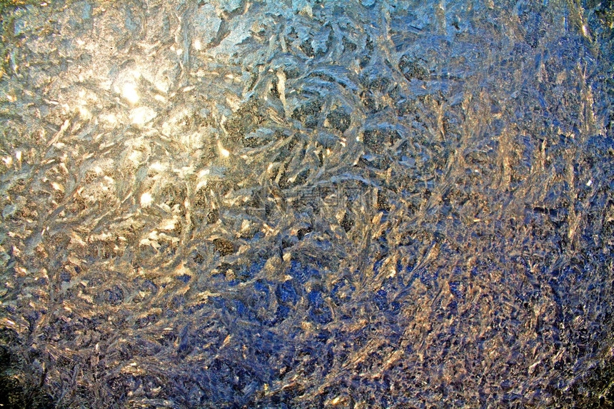 窗口上的冰冬天雪冷若霜图片