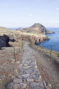 徒步旅行远足户外位于葡萄牙马德拉岛最东端的圣洛伦科角庞塔火山风貌图片