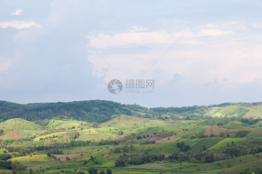 景观场山区Zoning的农业区村民在林地上种植的农庄和村里民图片