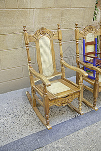 座位扶手椅细节古董木制子工匠的座椅西班牙传统图片