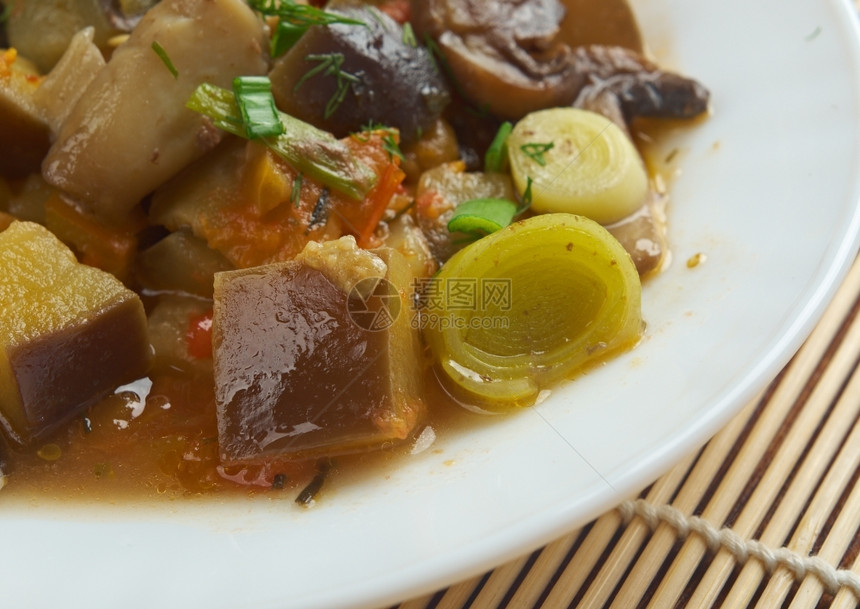 钟西葫芦烹饪茄子加蘑菇法国酱油图片