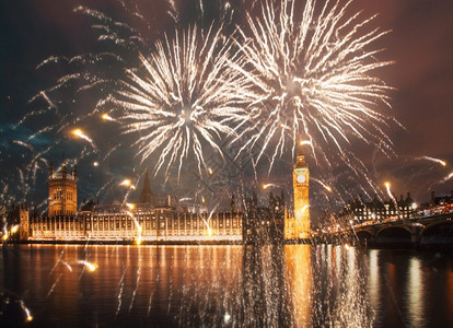 历史人群BigBen新年庆典的烟花英国伦敦天空图片
