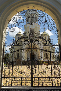 金子基督户外俄罗斯考卡萨Nalchik市玛格达琳教堂图片
