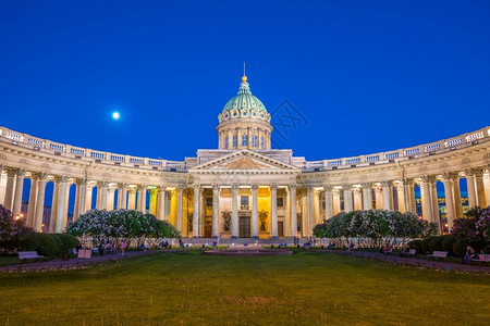 宗教城市我们的喀山圣母大教堂俄罗斯圣彼得堡日落图片