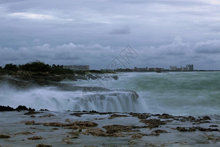 阿鲁巴卡里比岛风暴天候CaribbeanIsland蓝色的冲浪海图片