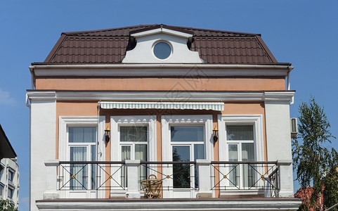 好的窗户乌克兰敖德萨两层有阳台的小型私人两层住宅楼顶屋图片
