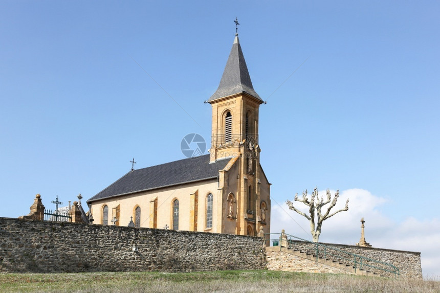 法国博乔莱斯圣洛朗多宁特教堂建造地标蓝色的图片