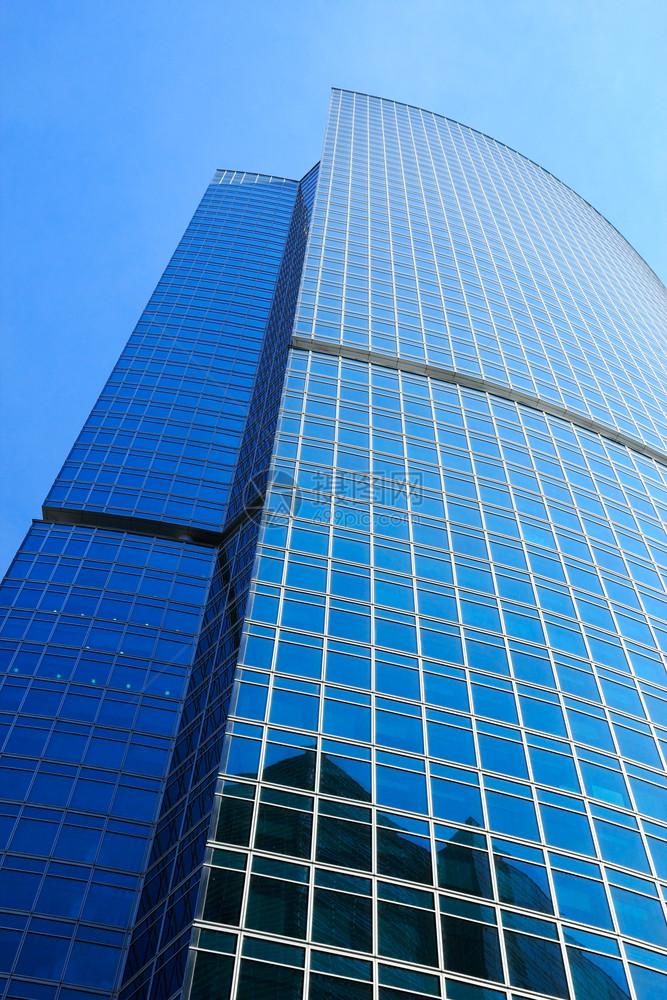 户外现代公司摩天大楼的低边日景角度办公室图片