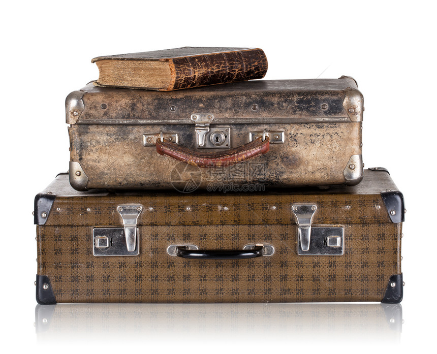 假期优质的旧皮革手提箱用白色背景孤立的书籍时间旅行概念旧皮衣箱和书垃圾摇滚图片