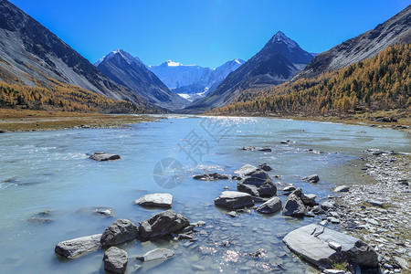 埃格林顿谷别卢哈顶峰高清图片