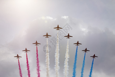 速度运输六月6在伦敦的空中节目画面图片