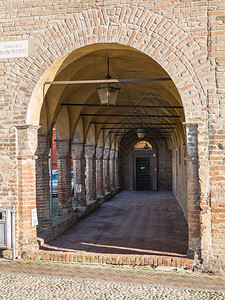 丰塔内罗庭院圣维塔莱艾米利亚意大帕尔马丰塔内拉托拱门柱子和廊意大利帕尔马丰塔内拉托拱门柱子和廊背景