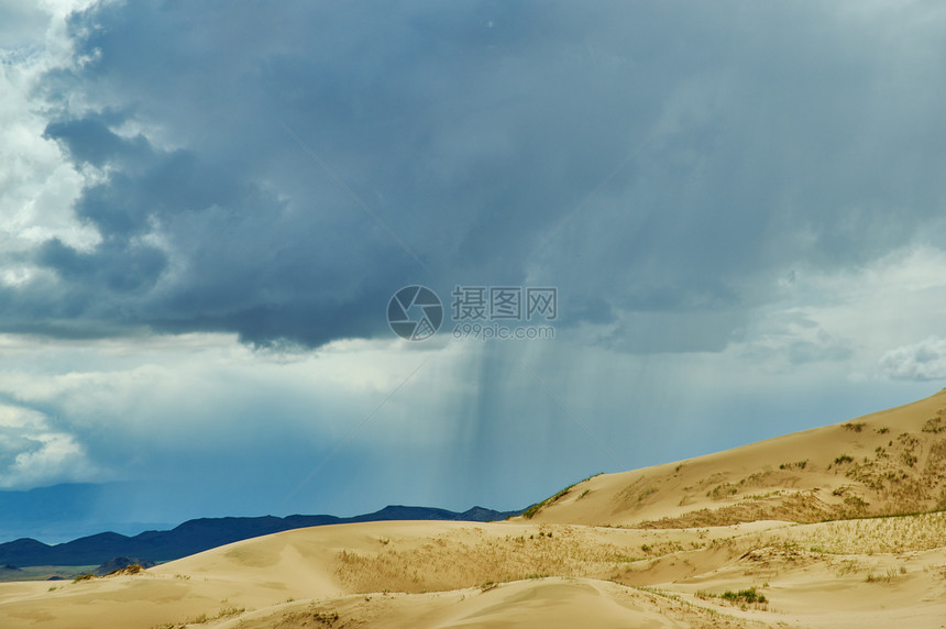 蒙暴风雪天上飞速的空暴风雨蒙古图片