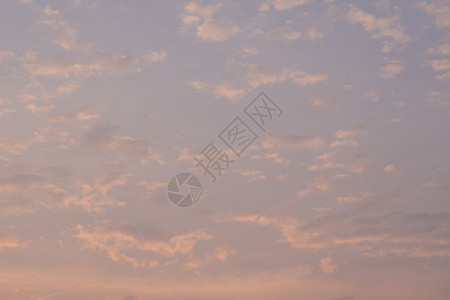 抽象的自然日落之夜云和天空夏的夜晴图片