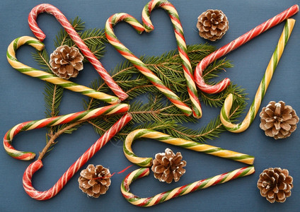 圣诞焦糖或甘蔗一种普通的生菜和卷瓜分枝圣诞节盛宴童年图片